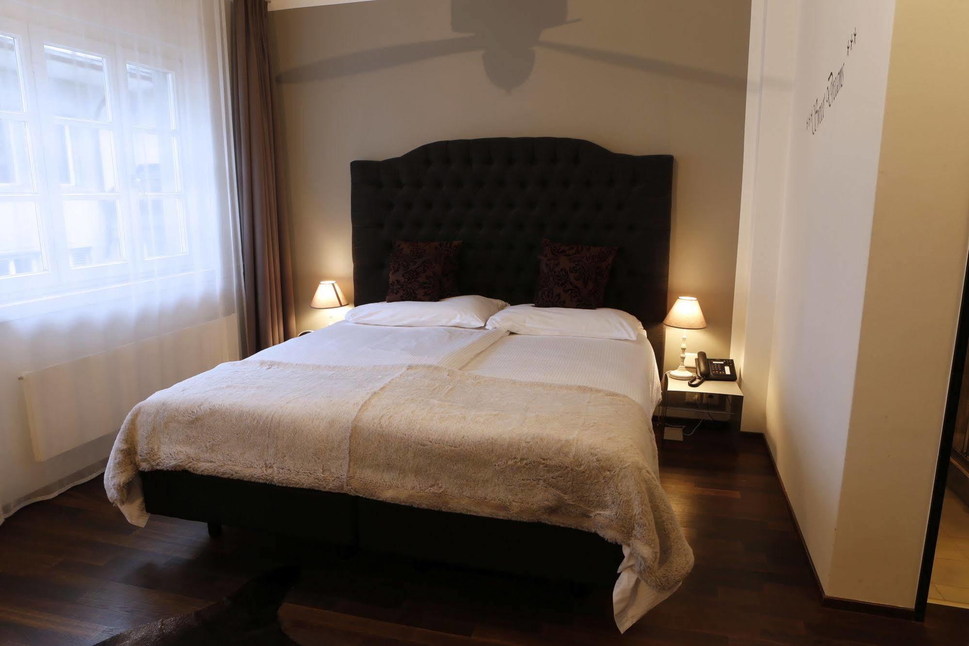 Boutique Hotel Weisses Kreuz - Adult only Hotel Lucerne Extérieur photo